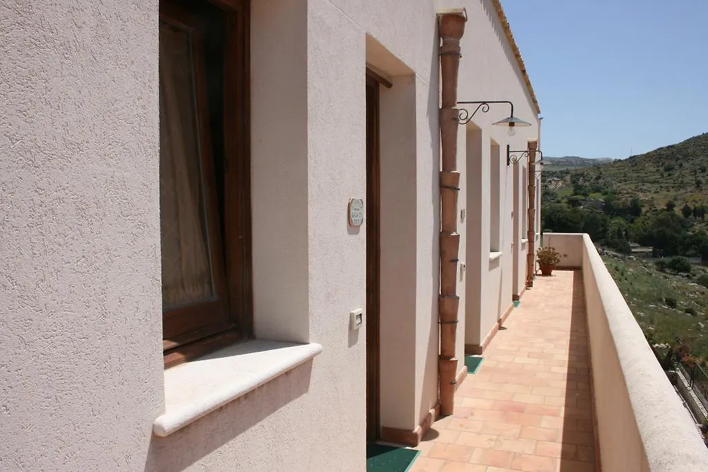 Hotel Il Cortile Custonaci 3*,  Itália